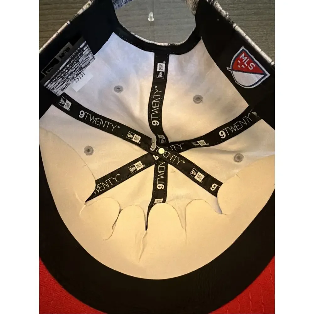 New Era 9TWENTY D.C. United Distressed Stripe Adjustable Hat
